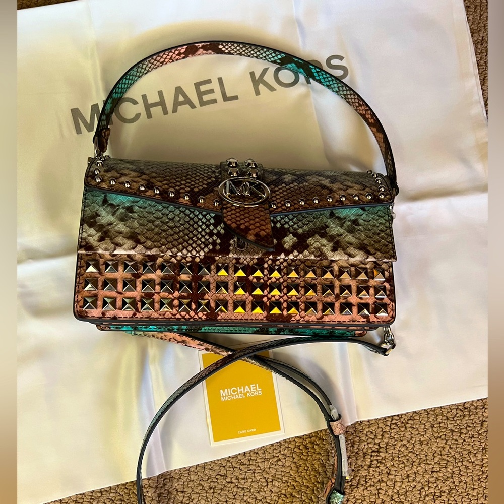 Michael Kors Greenwich - Picture 13 of 16